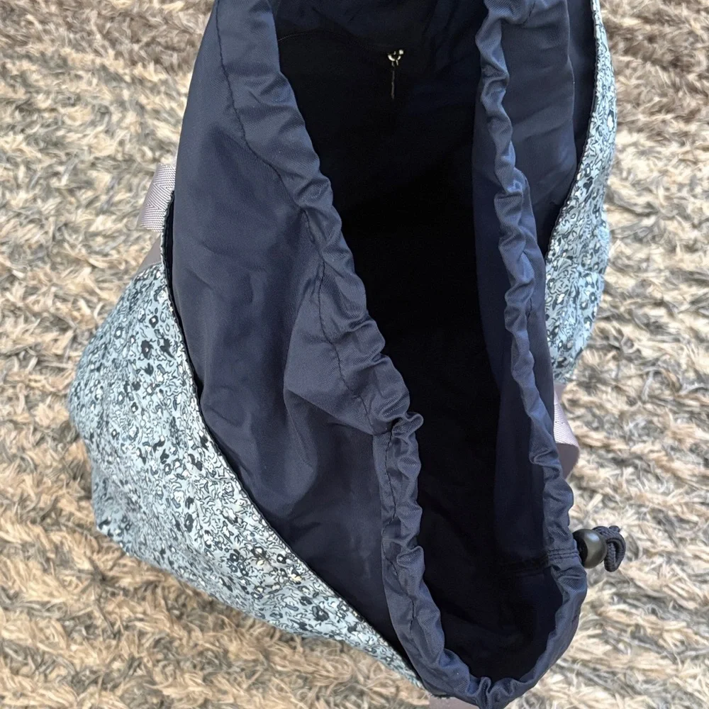 Eddie Bauer LARGE Blue Floral Tote, with Drawstring Pouch/Liner